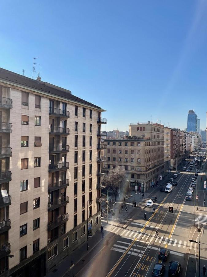 Porta Venezia-Cozy Apartment Milan Bagian luar foto