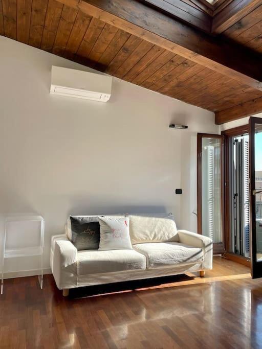 Porta Venezia-Cozy Apartment Milan Bagian luar foto